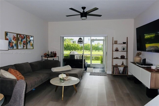 16755 Hemingway Dr in Weston, FL - Building Photo - Building Photo