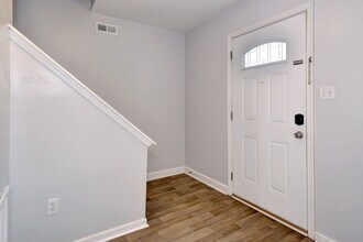 905 Jouett Dr in Newport News, VA - Building Photo - Building Photo