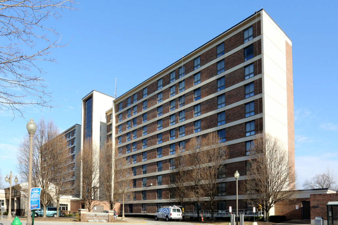 Connie Griffith Manor in Lexington, KY - Building Photo