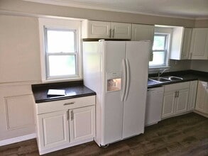 72 Westbrook Dr in Springfield, MA - Building Photo - Building Photo