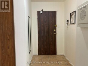 18 Knightsbridge Rd in Brampton, ON - Building Photo - Building Photo