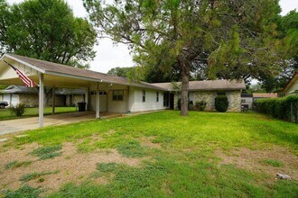 605 Maple Dr in Schertz, TX - Building Photo - Building Photo