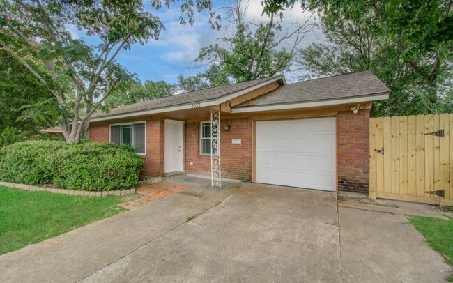 4621 W 43rd St in Houston, TX - Building Photo - Building Photo