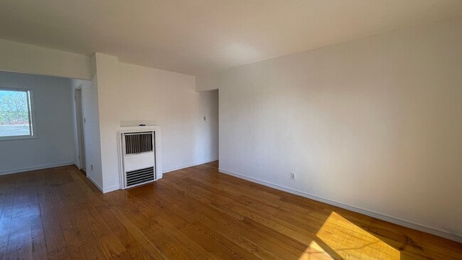 1910-1910 42nd Ave in Oakland, CA - Building Photo - Building Photo