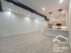 3829 N Southport Ave, Unit 1 in Chicago, IL - Building Photo - Building Photo