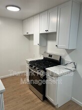 2719 Montrose Ave in Glendale, CA - Building Photo - Building Photo