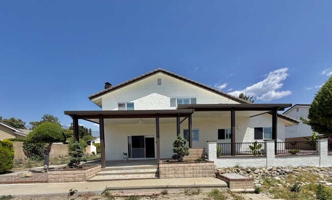180 W Buffington St in Upland, CA - Building Photo - Building Photo