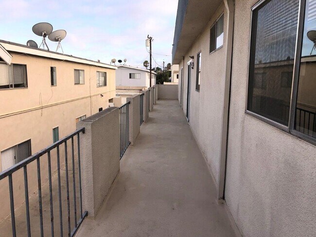 Nelson Ave Apartments in Redondo Beach, CA - Building Photo - Building Photo
