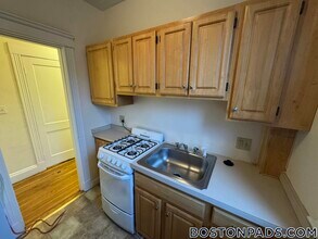 1148 Commonwealth Ave in Brookline, MA - Building Photo - Building Photo
