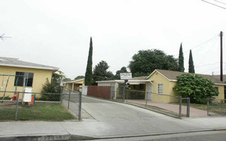 5253-5263 Clara St in Cudahy, CA - Building Photo