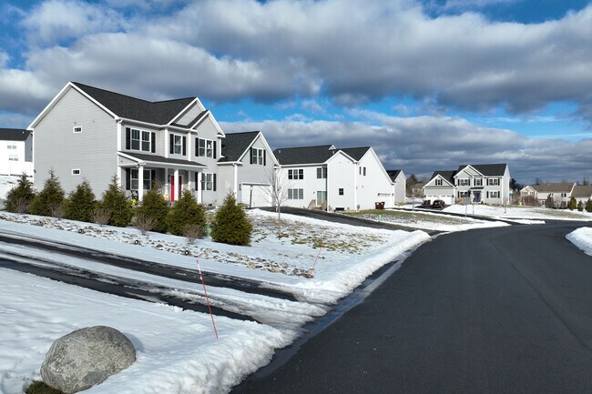 Meadows at Clifton Park in Clifton Park, NY - Building Photo - Building Photo