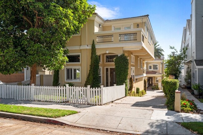 property at 505 El Redondo Ave