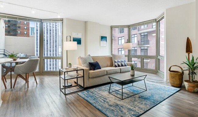 property at 1122 N Clark St