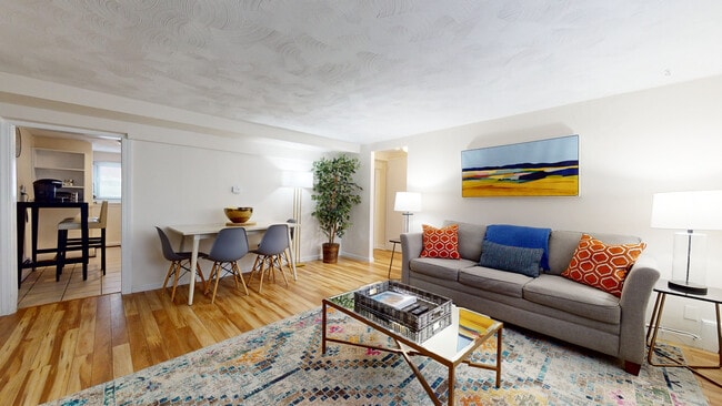 79 Chestnut St, Unit #1B in Brookline, MA - Building Photo - Building Photo