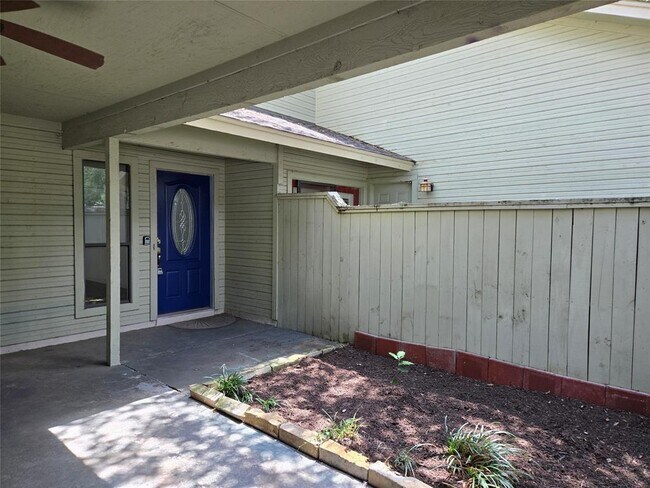 4404 Travis Country Cir in Austin, TX - Building Photo - Building Photo