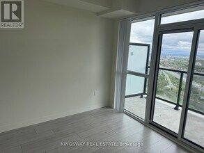 38-4138 Annie Craig Dr in Toronto, ON - Building Photo - Building Photo