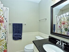 1513 Travis Heights Blvd in Austin, TX - Building Photo - Building Photo