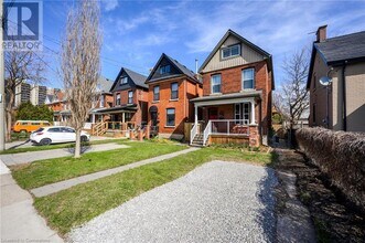 109 Aikman Ave in Hamilton, ON - Building Photo - Building Photo