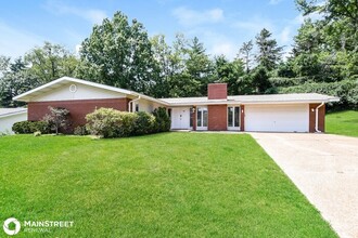 1665 Pepperwood Dr in St. Louis, MO - Foto de edificio - Building Photo