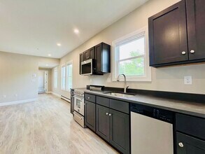 58-60 Mineral St in Reading, MA - Foto de edificio - Building Photo