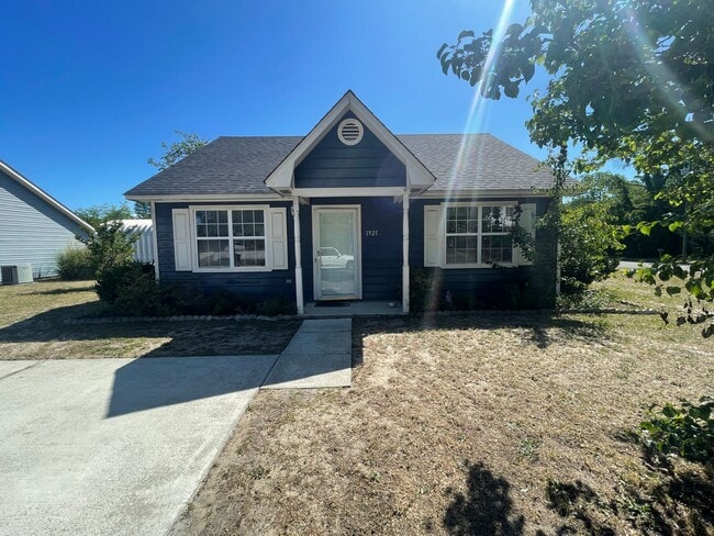 property at 1921 Oak St