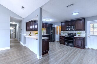 203 Monroe Ave in Hinesville, GA - Building Photo - Building Photo