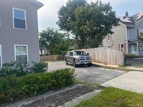 42 Lincoln Ave in Sayville, NY - Building Photo - Building Photo