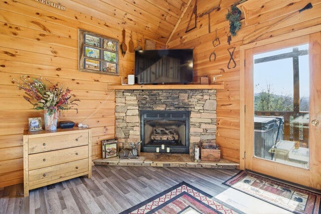 2842 Easy St in Sevierville, TN - Building Photo - Building Photo