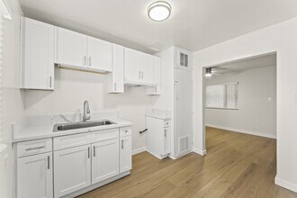 9302 Avalon Blvd in Los Angeles, CA - Building Photo - Building Photo