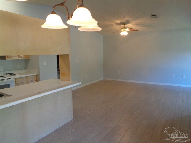 2111 Karlburg Dr in Pensacola, FL - Building Photo - Building Photo