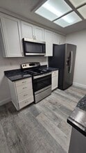 468 Cherry Ln, Unit Upstairs in Manteca, CA - Building Photo - Building Photo