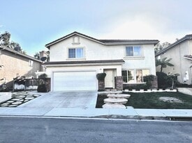 33 Elizabeth Ln in Irvine, CA - Building Photo