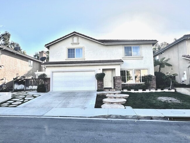 property at 33 Elizabeth Ln