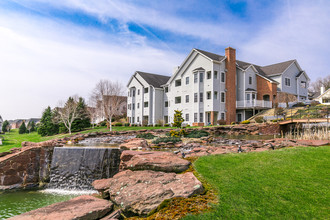 The Mansions at Hockanum Crossing in Vernon Rockville, CT - Foto de edificio - Building Photo