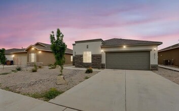 2911 Aragon Ave in Las Cruces, NM - Foto de edificio - Building Photo