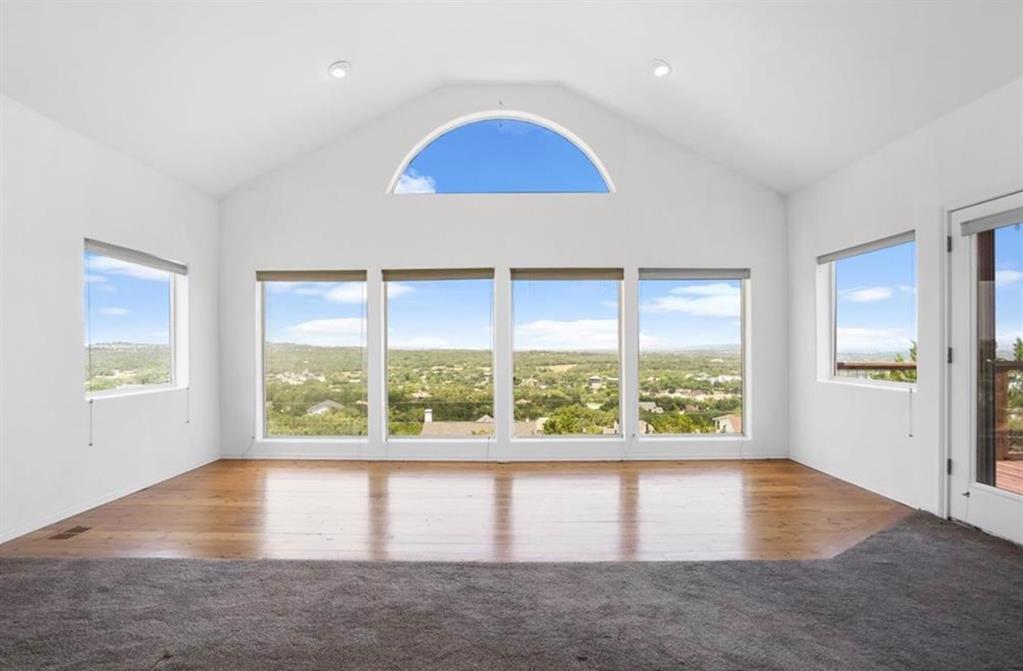 403 Rogart Dr in Briarcliff, TX - Building Photo