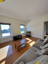 465 Park Dr in Boston, MA - Building Photo