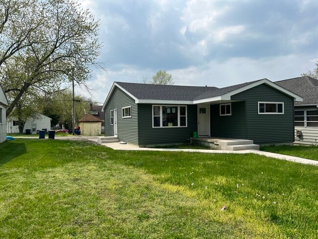 property at 226 N Carroll Ave