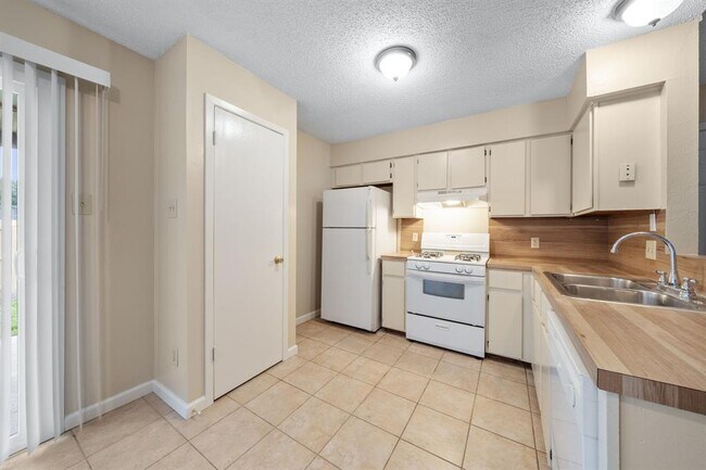 100 Meteor Dr in Austin, TX - Building Photo - Building Photo