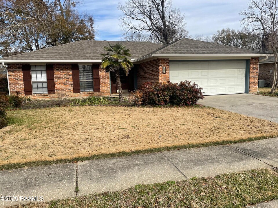 107 Papwood Cir in Lafayette, LA - Building Photo