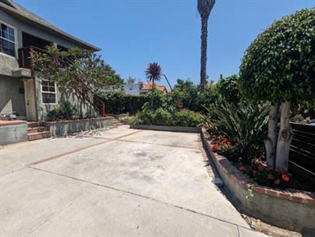 1569 W Court St in Los Angeles, CA - Building Photo - Building Photo