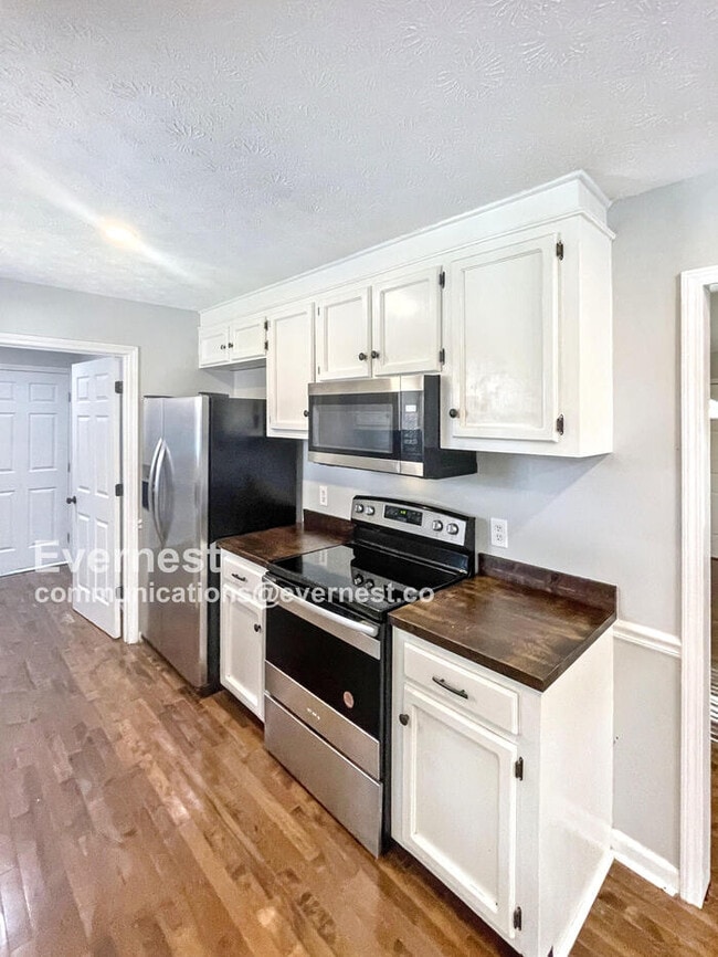 508 Highland Dr in White House, TN - Foto de edificio - Building Photo