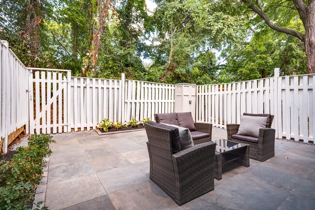 428 Reneau Way in Herndon, VA - Building Photo - Building Photo