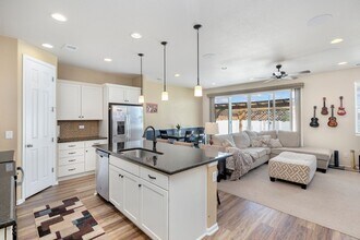 4471 Binfield Dr in Windsor, CO - Building Photo - Building Photo