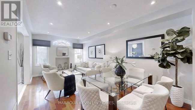 property at 8 Hacienda Dr
