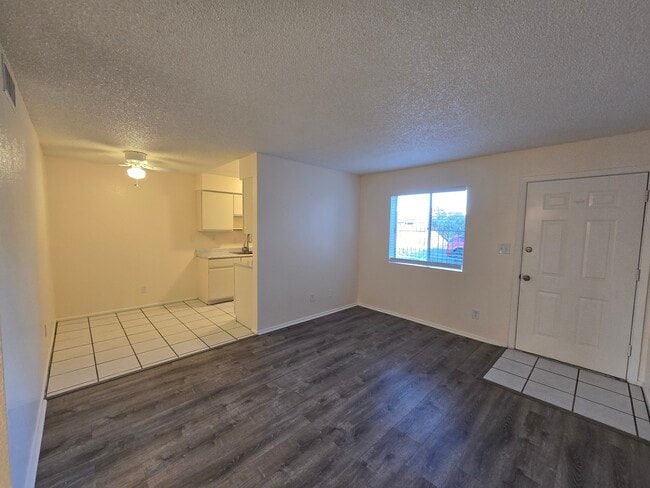 2843 East 17th Street