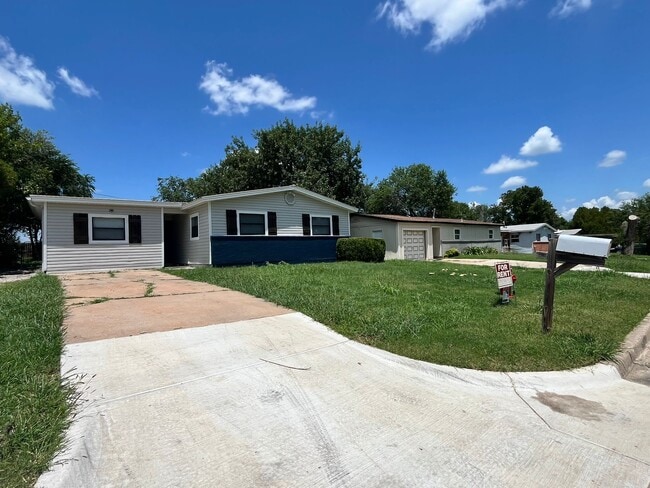1413 NW Ozmun Ave in Lawton, OK - Building Photo - Building Photo