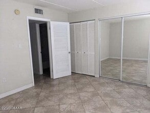102 S Peninsula Dr in Daytona Beach, FL - Building Photo - Building Photo