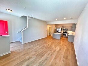 327 NE Otter Dr in Waukee, IA - Building Photo - Building Photo