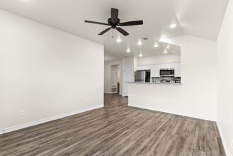 305 Lost Trl in Copperas Cove, TX - Building Photo - Building Photo